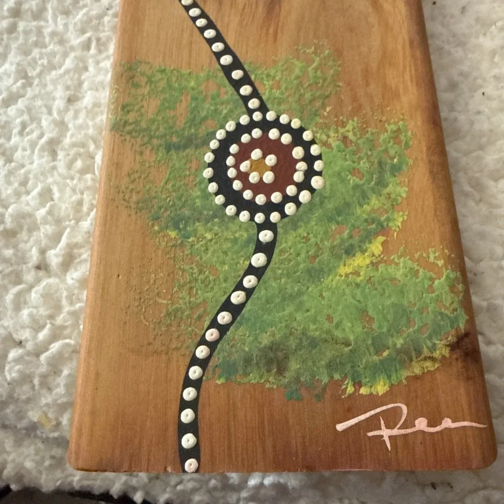 Australian Aboriginal Art Handcrafted Wooden Bottle Holder Lizards signed Rex